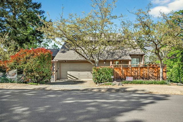 1927 Tamarack Place, Ashland, OR 97520