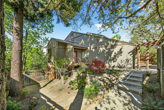 1927 Tamarack Place, Ashland, OR 97520