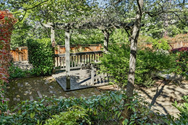 1927 Tamarack Place, Ashland, OR 97520