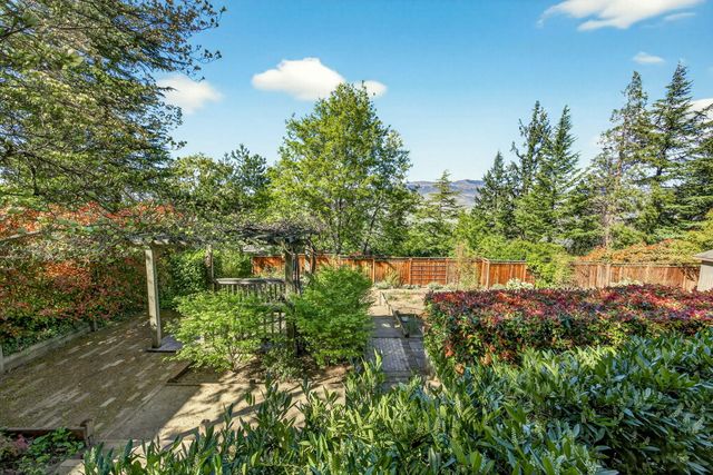 1927 Tamarack Place, Ashland, OR 97520