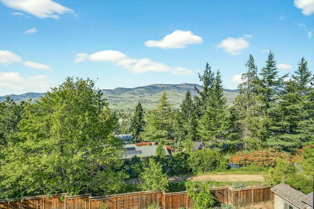 1927 Tamarack Place, Ashland, OR 97520