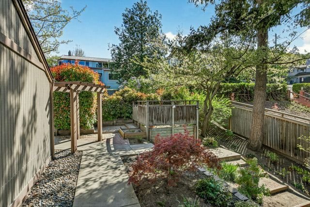1927 Tamarack Place, Ashland, OR 97520