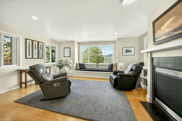 1927 Tamarack Place, Ashland, OR 97520