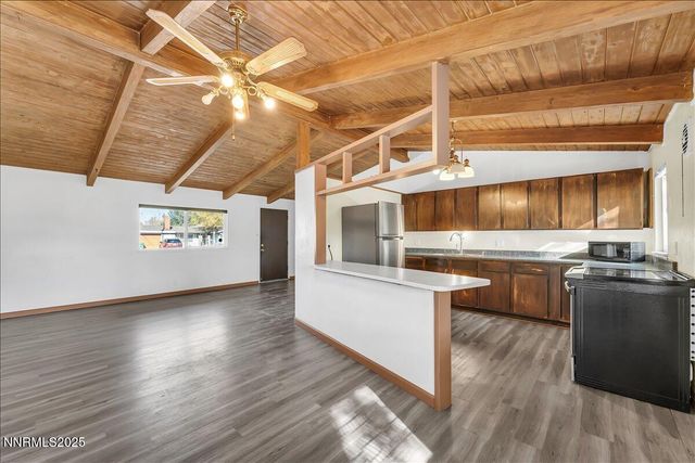 1003 Sbragia Way, Sparks, NV 89431