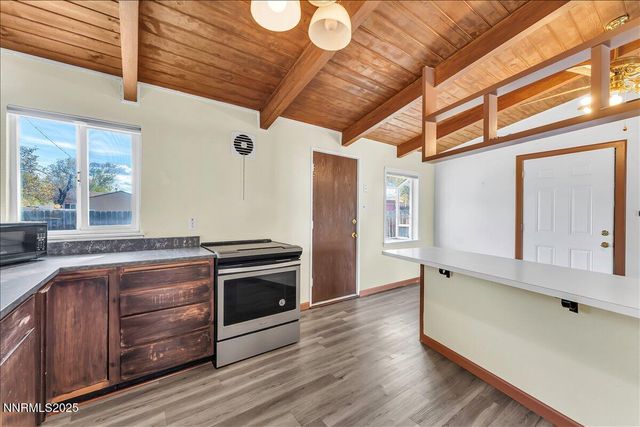 1003 Sbragia Way, Sparks, NV 89431