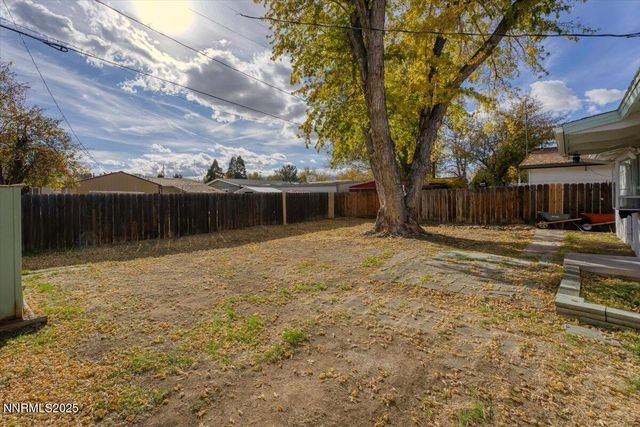 1003 Sbragia Way, Sparks, NV 89431