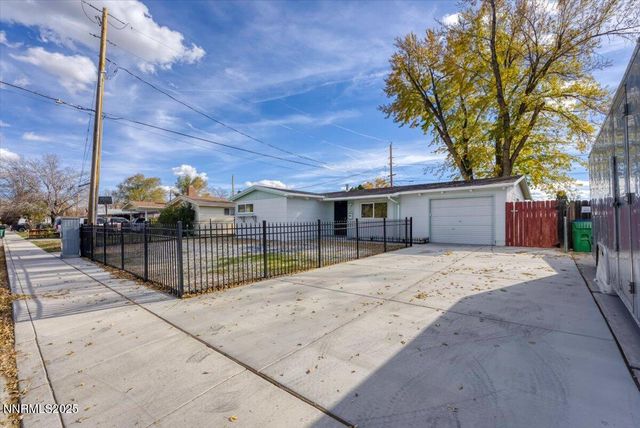 1003 Sbragia Way, Sparks, NV 89431