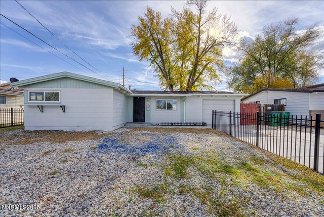 1003 Sbragia Way, Sparks, NV 89431