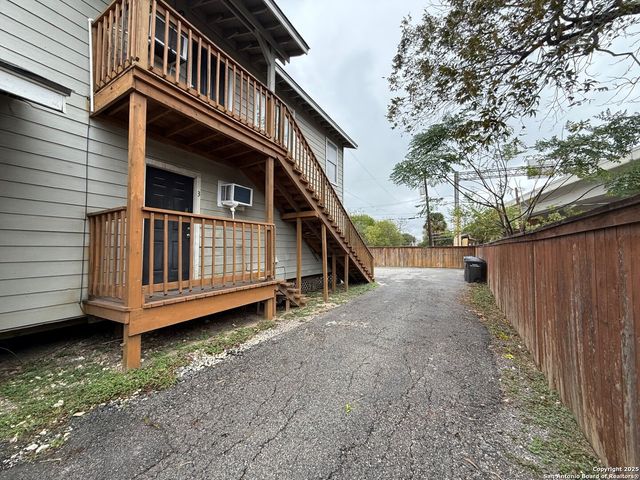 1511 W Ashby Pl Unit 3, San Antonio, TX 78201