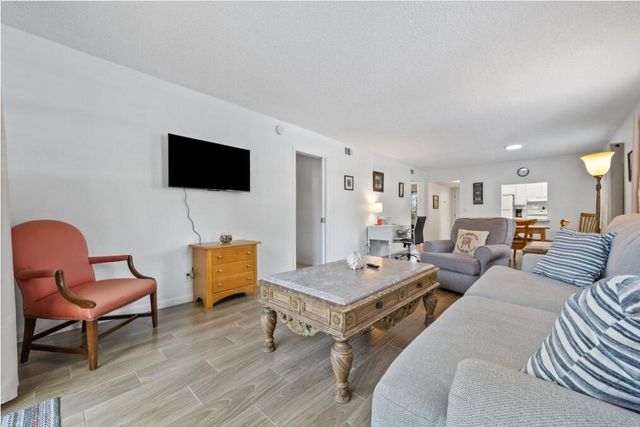 308 Southwind Court 1, North Palm Beach, FL 33408