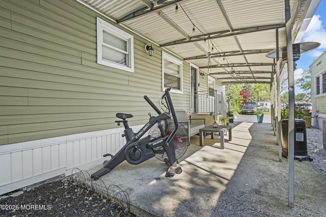 44 Sams Trailer Ct Court, Hazlet, NJ 07730