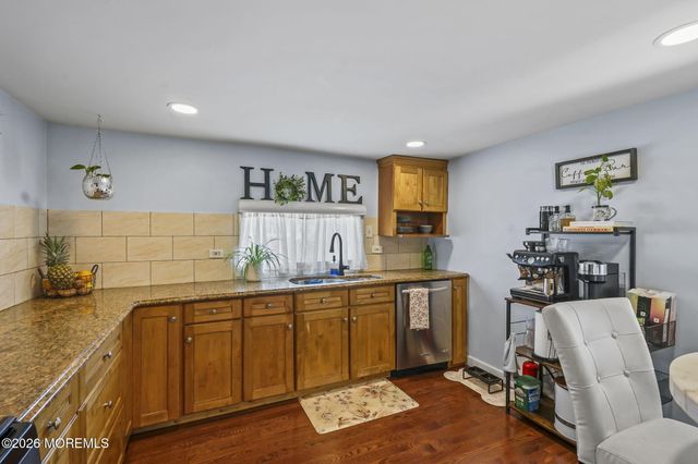 44 Sams Trailer Ct Court, Hazlet, NJ 07730