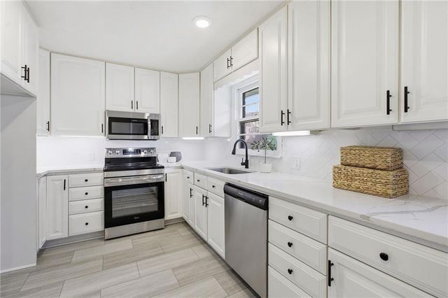 18901 E 30th Terrace S, Independence, MO 64057