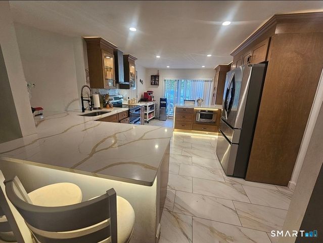 109 Spruce Drive, Naugatuck, CT 06770