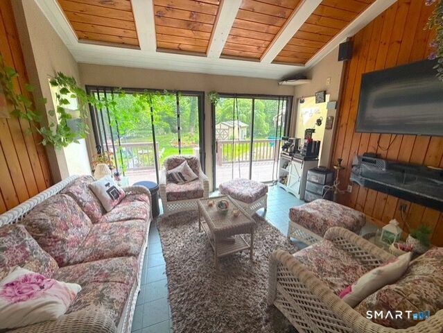 109 Spruce Drive, Naugatuck, CT 06770