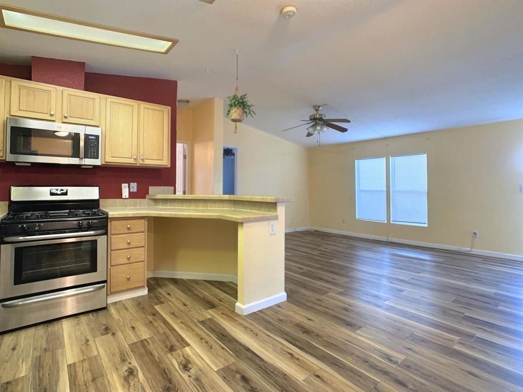 Image 24 of property listing at 300 Thornton Drive 5, El Cajon, CA 92021