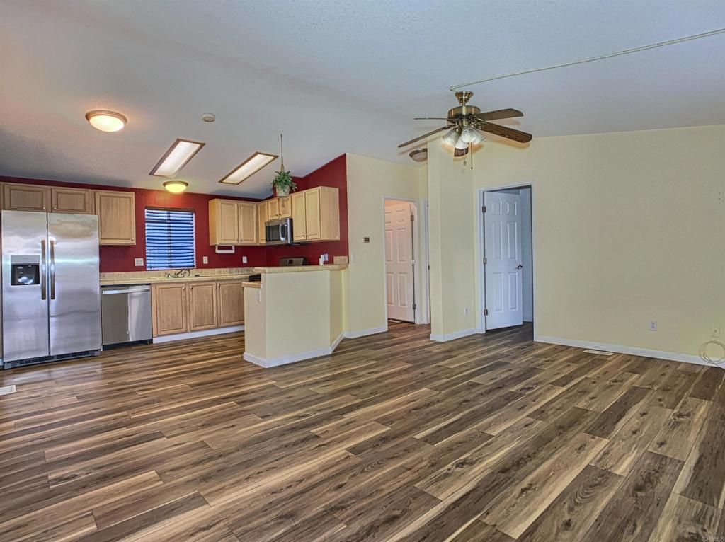 Image 25 of property listing at 300 Thornton Drive 5, El Cajon, CA 92021