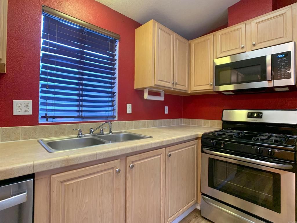 Image 33 of property listing at 300 Thornton Drive 5, El Cajon, CA 92021