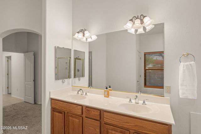 551 E Camino Luna Azul, Sahuarita, AZ 85629