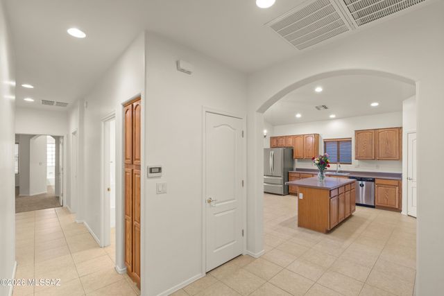 551 E Camino Luna Azul, Sahuarita, AZ 85629