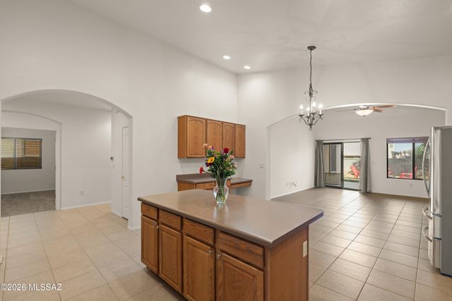 551 E Camino Luna Azul, Sahuarita, AZ 85629