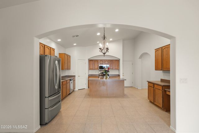 551 E Camino Luna Azul, Sahuarita, AZ 85629