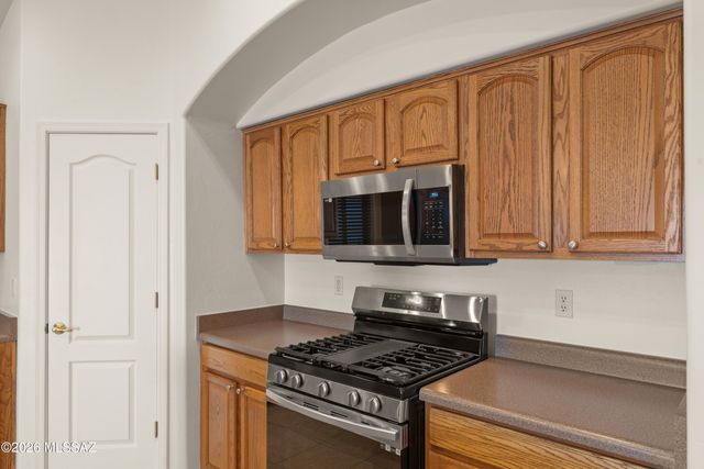 551 E Camino Luna Azul, Sahuarita, AZ 85629