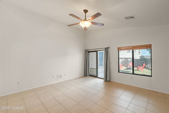 551 E Camino Luna Azul, Sahuarita, AZ 85629