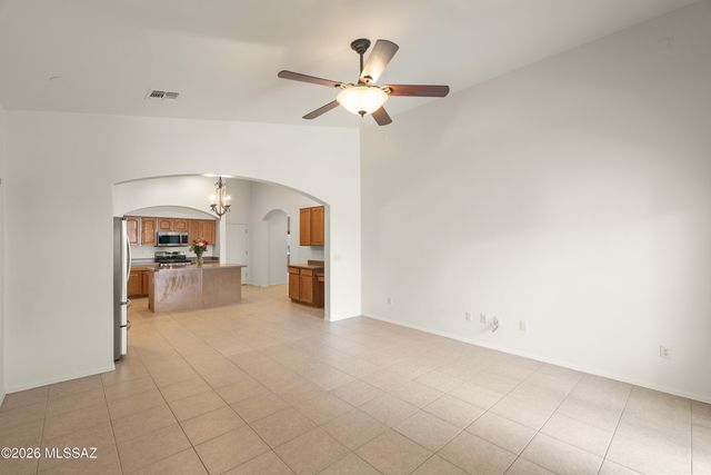 551 E Camino Luna Azul, Sahuarita, AZ 85629