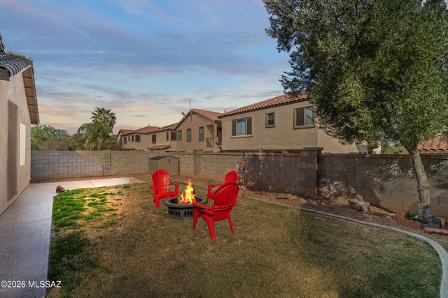 551 E Camino Luna Azul, Sahuarita, AZ 85629