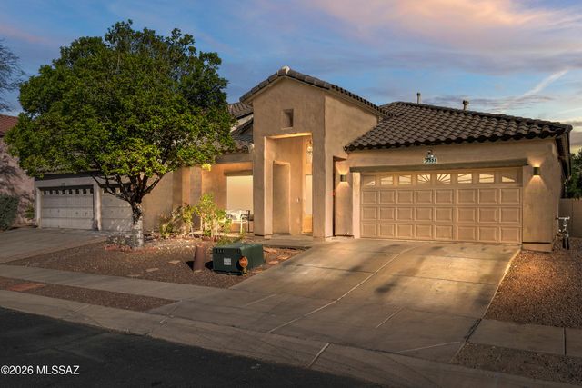 551 E Camino Luna Azul, Sahuarita, AZ 85629