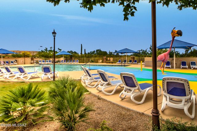 551 E Camino Luna Azul, Sahuarita, AZ 85629