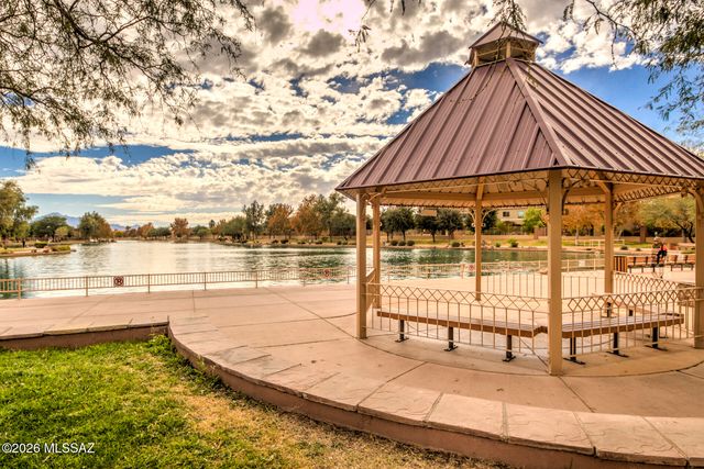 551 E Camino Luna Azul, Sahuarita, AZ 85629