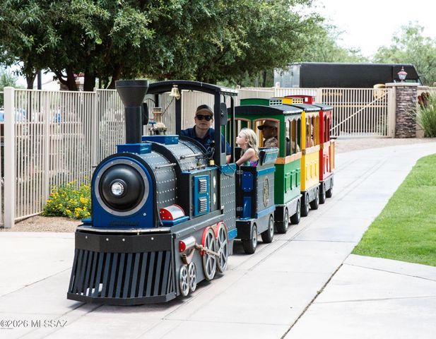 551 E Camino Luna Azul, Sahuarita, AZ 85629