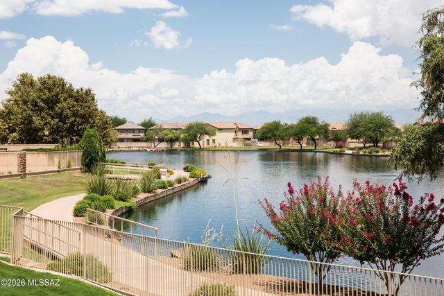 551 E Camino Luna Azul, Sahuarita, AZ 85629