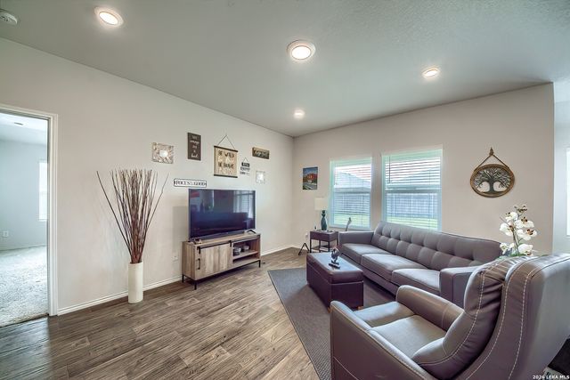 756 OCELOT CT, Seguin, TX 78155