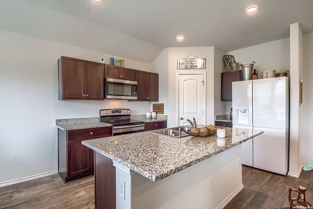 756 OCELOT CT, Seguin, TX 78155