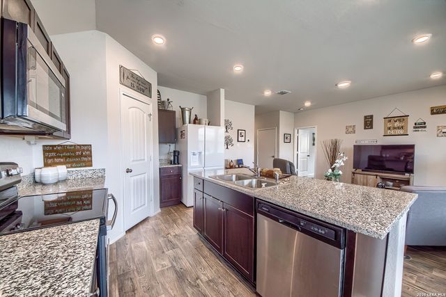 756 OCELOT CT, Seguin, TX 78155