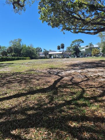 2609 N DUNDEE STREET, Tampa, FL 33629