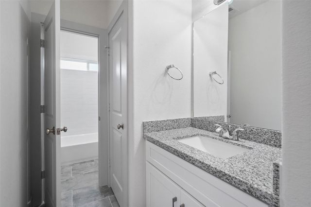 7242 Saint Augustine Street B, Houston, TX 77021