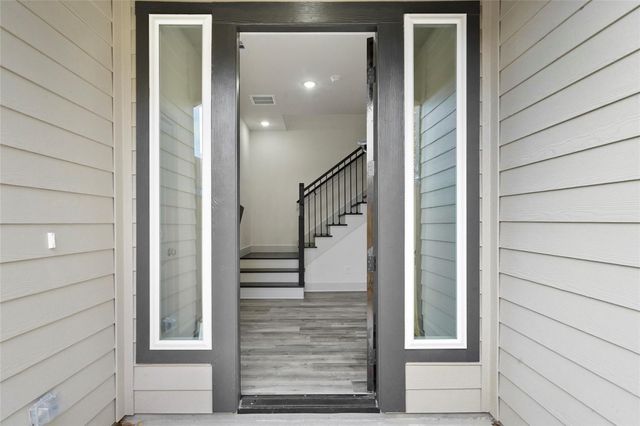 7242 Saint Augustine Street B, Houston, TX 77021