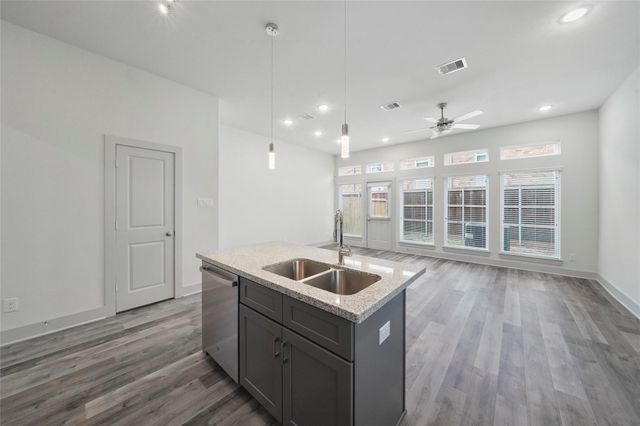 7242 Saint Augustine Street B, Houston, TX 77021