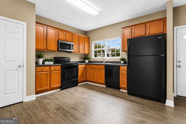 1761 Glen View Way, Hampton, GA 30228