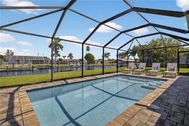 1421 Windsor CT, Cape Coral, FL 33904