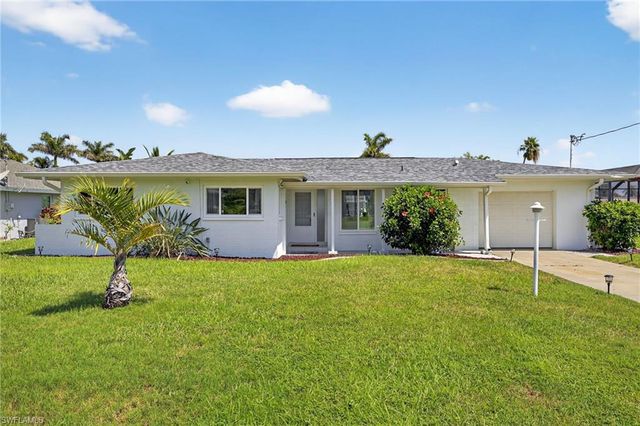 1421 Windsor CT, Cape Coral, FL 33904