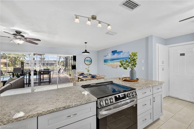 1421 Windsor CT, Cape Coral, FL 33904