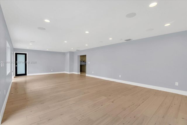 10330 SW 51st St, Miami, FL 33165