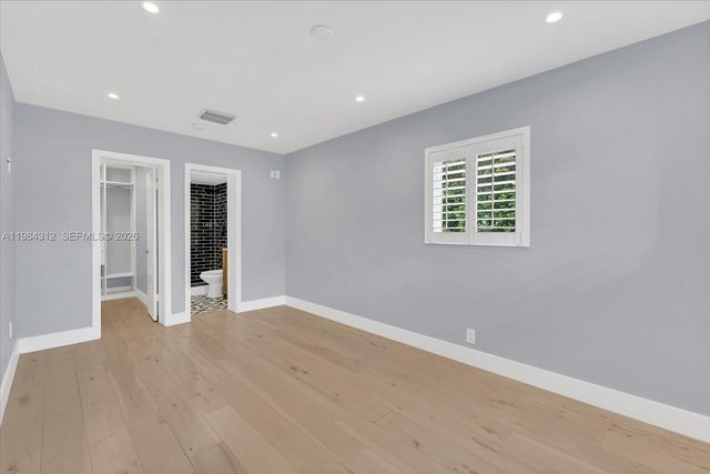 10330 SW 51st St, Miami, FL 33165