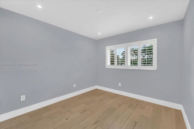 10330 SW 51st St, Miami, FL 33165