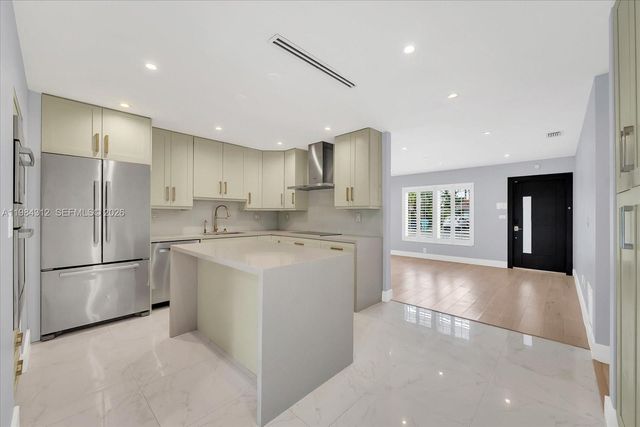 10330 SW 51st St, Miami, FL 33165